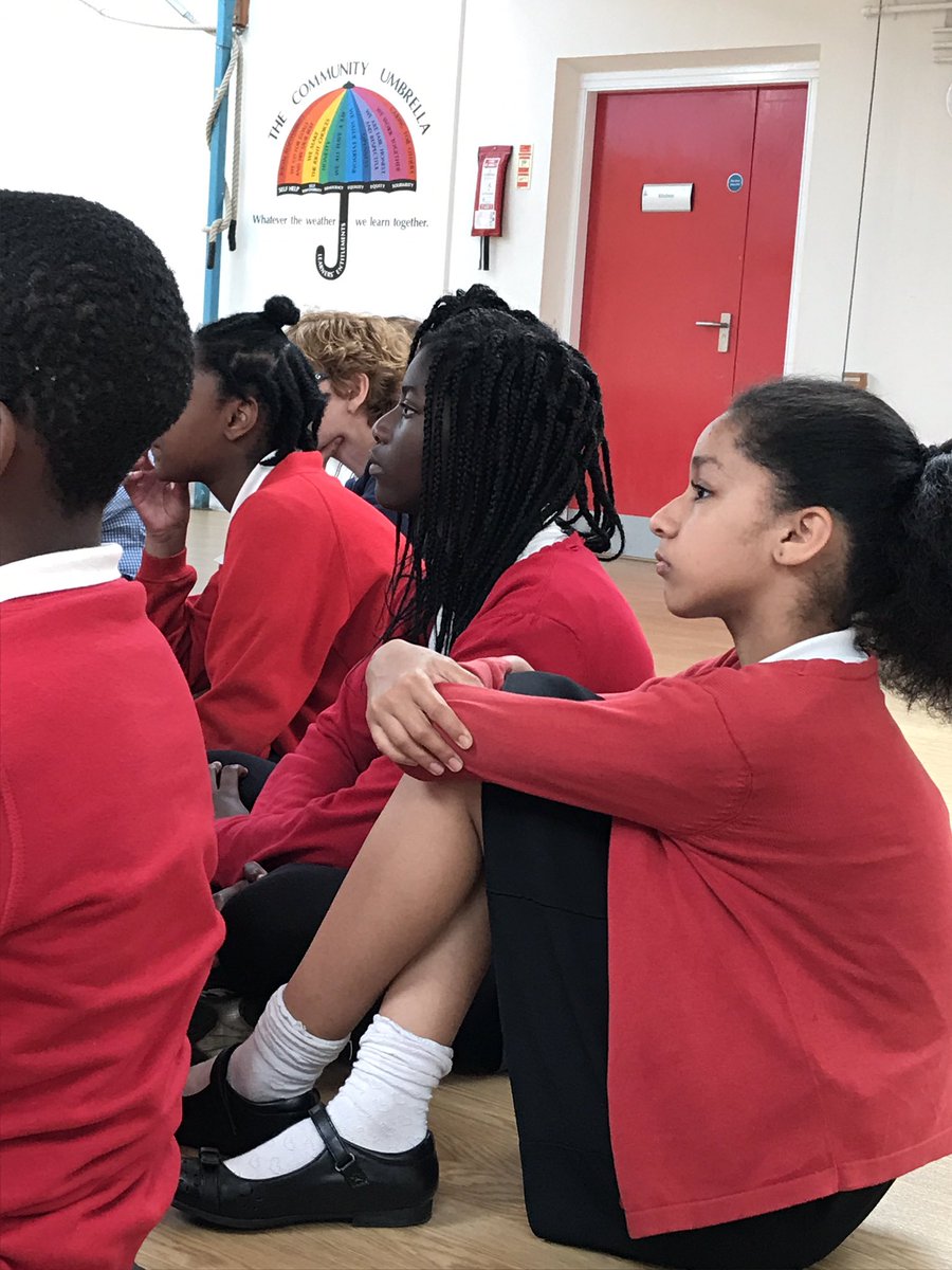 thamesideschool's tweet photo. Year 6 absolutely spellbound by @MikeStoryteller this morning #worldsmostdelicioussoup #theriddle #thegiftoffire https://t.co/arb7y1H4gc