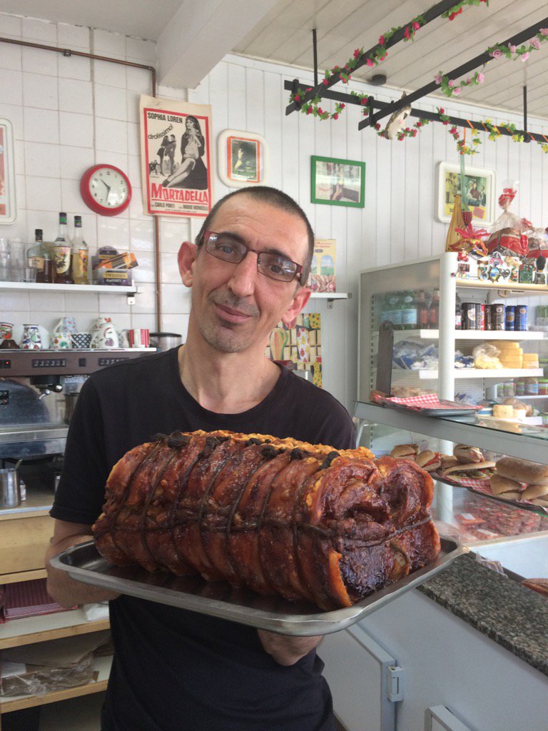 _Italian_Shop's tweet image. Porchetta, still hot. So good it made Francesco swear 👌🏼