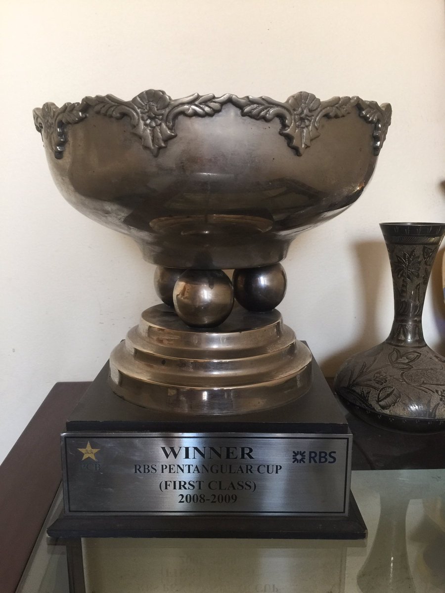 afridiarif10's tweet photo. Whose cup is the @mdk_gul bhai https://t.co/bK9LRoF226