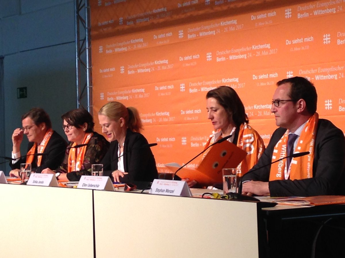Eröffnungs-PK beim #dekt17 in #Berlin. Kirchentags-Präsidentin Aus der Au: "Du siehst mich", die richtige Losung, zur richtigen Zeit".