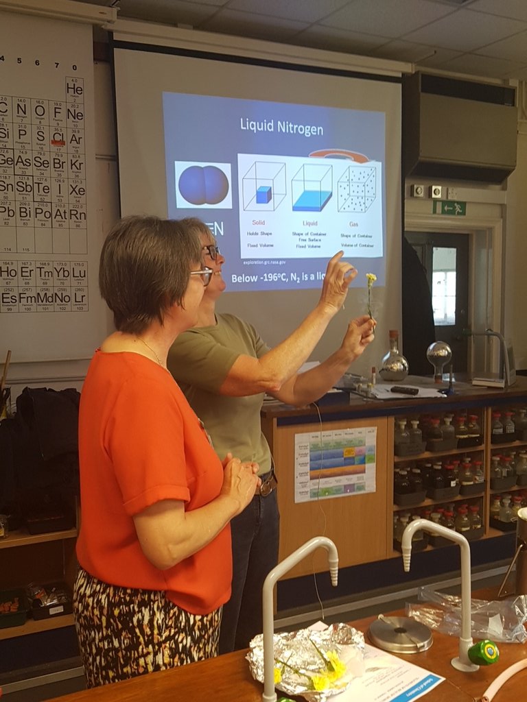 ASETechs's tweet image. The joys of using liquid nitrogen! #techconf #techniciansrule #techniciansmakeithappen