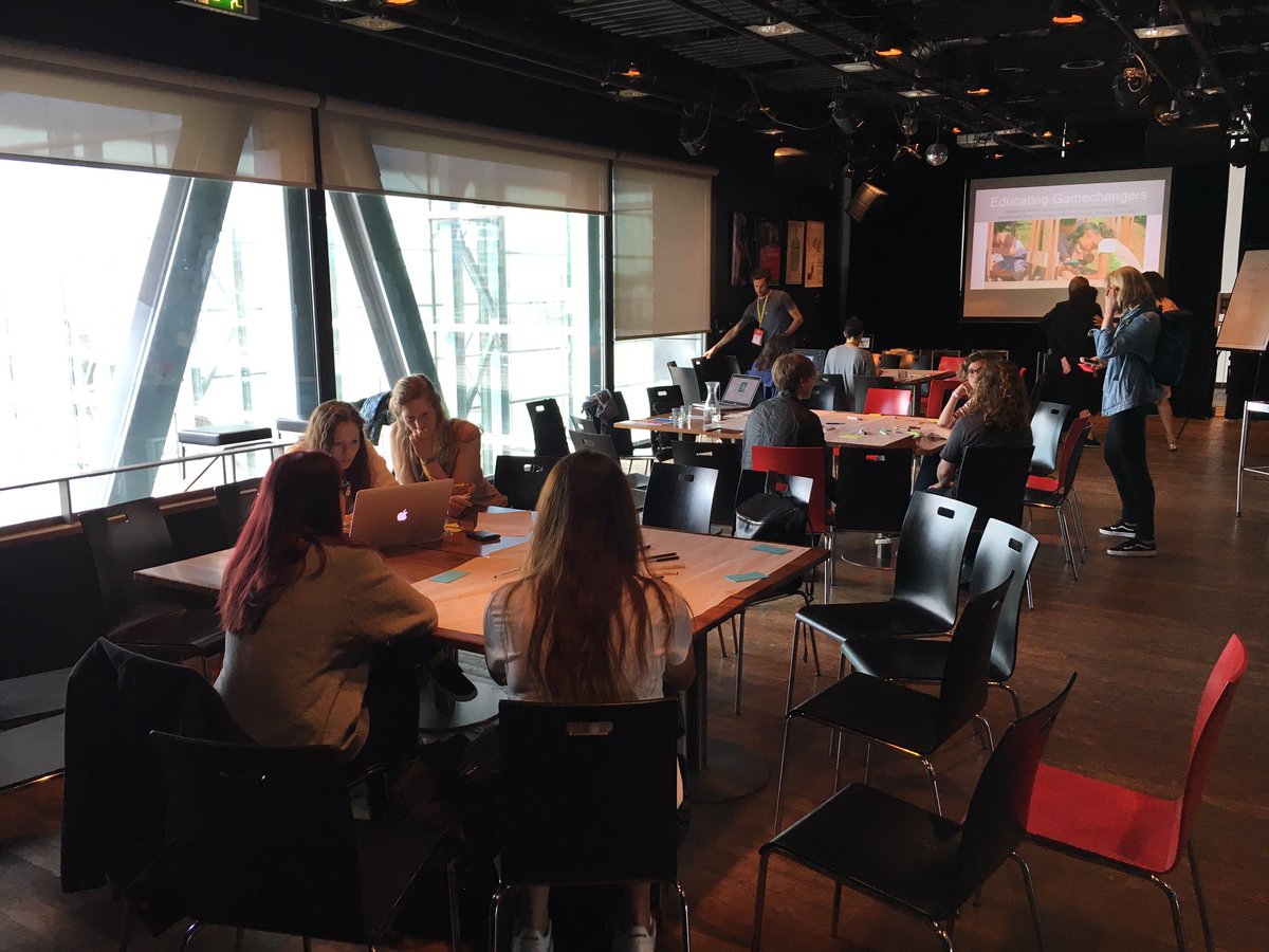 RogerTeeuwen's tweet photo. Wdka Social Practices and MOME at WDCD17! Activation Session Educating Gamechangers! https://t.co/nPSN0vhRzX