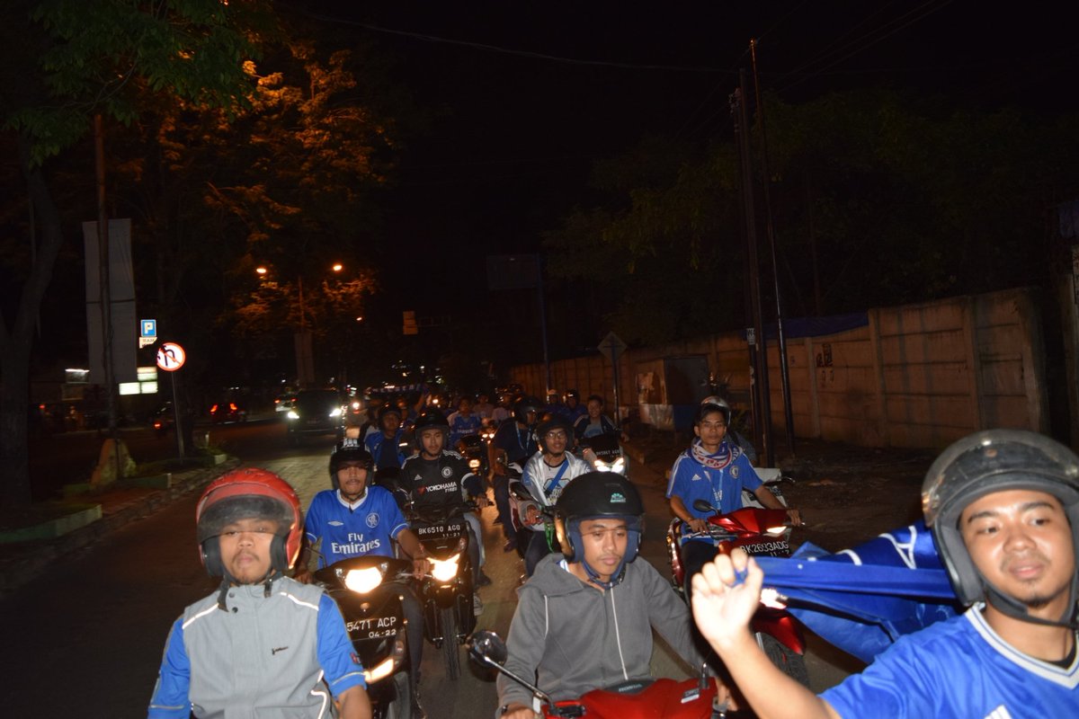 CISCmedan06's tweet photo. Konvoiii #NonbarCISCSeru #ThisIsCISC #chelseachampions https://t.co/g9485XFzGH