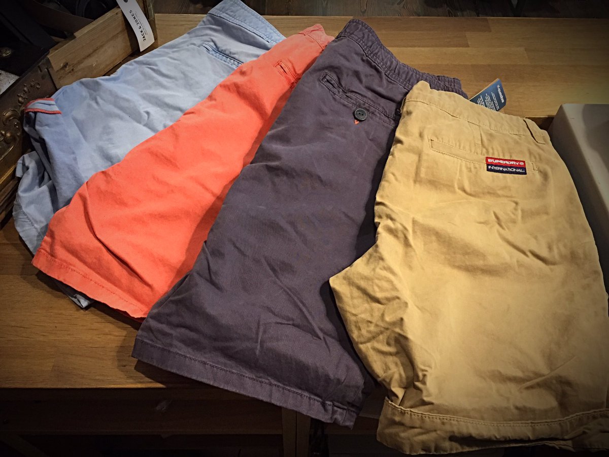 RuralThreads69's tweet photo. Suns out shorts out !!!!!! #superdry #shorts #summertime 🔥☀️🔥 https://t.co/Z7Yd27hpMf