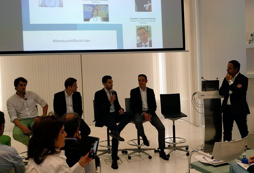 danicellero's tweet photo. En @CIBBVA, día especial donde los haya. @LibroBlockchain ya es oficial, no podría estar más ilusionado por ello. #RevoluciónBlockchain https://t.co/cR3b3NYgWh