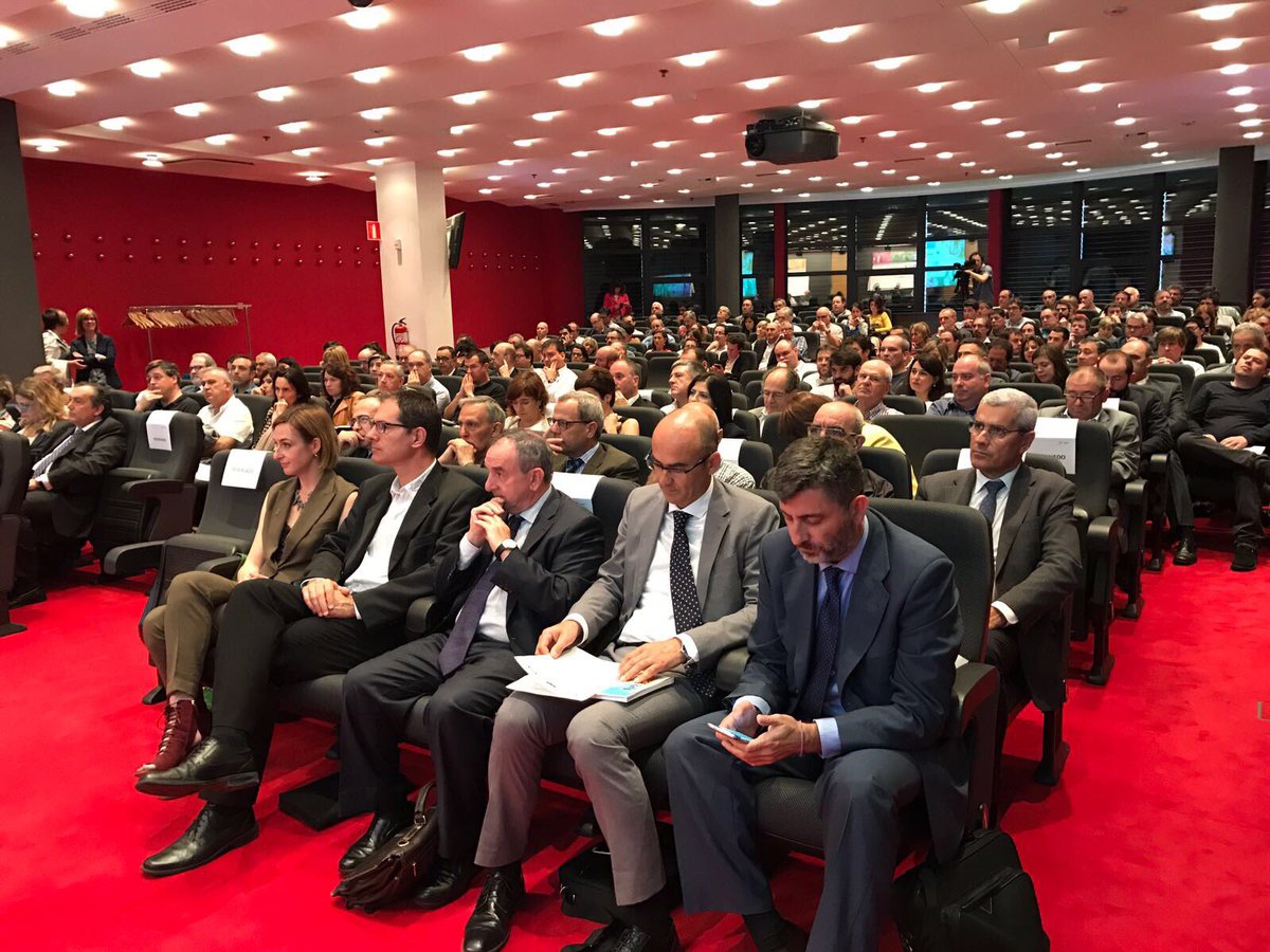 rosalavin_'s tweet photo. #erkide celebra su asamblea. Más de 1.000 #coops afiliadas y 71.000 puestos #empleo de #calidad #euskadi @forokoop @konfekoop @grupo_ssi https://t.co/FIuyyJcutC