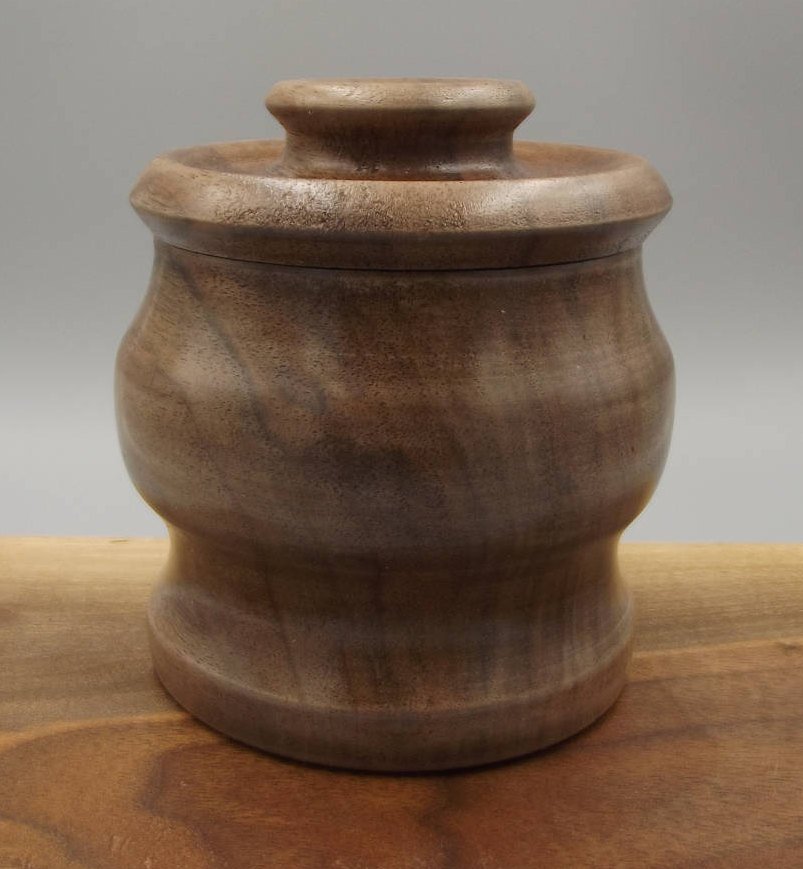 WoodenAcres's tweet image. Turned Walnut Lidded Ring Box etsy.me/2ptQMBD #Etsy #WoodenAcres #KeyCatch