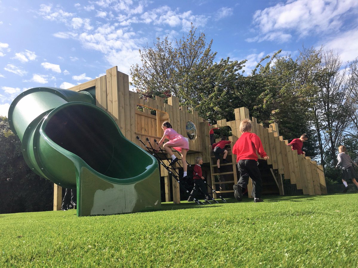 PentagonPlayUK's tweet photo. Read all about our amazing development at Southam St James' Primary School in Warwickshire - https://t.co/qtWGw94nWN #EYFS #playcastle https://t.co/Gh4yz6al80