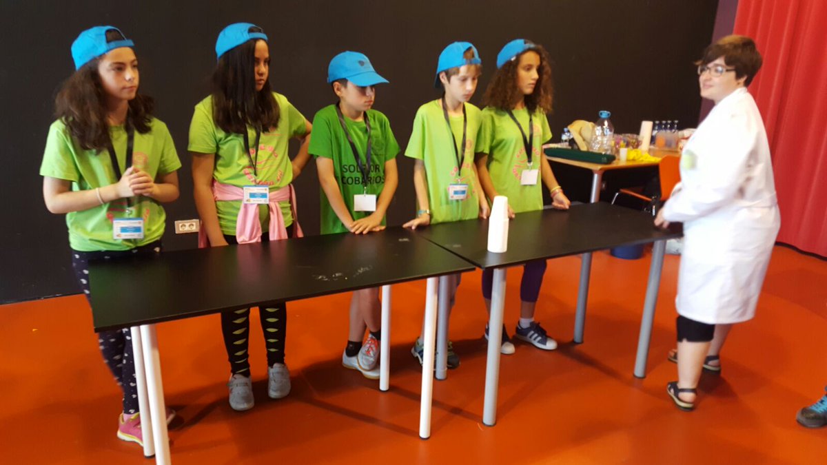 CulEmprendedora's tweet photo. Concentrados 🤔 pero disfrutando muuucho en #experimenta, ahora!! #ExperienciaJunior #ExtremaduraEER17 #TerritorioCreativoExt #JuniorEmprende https://t.co/zjVWXHUOPi