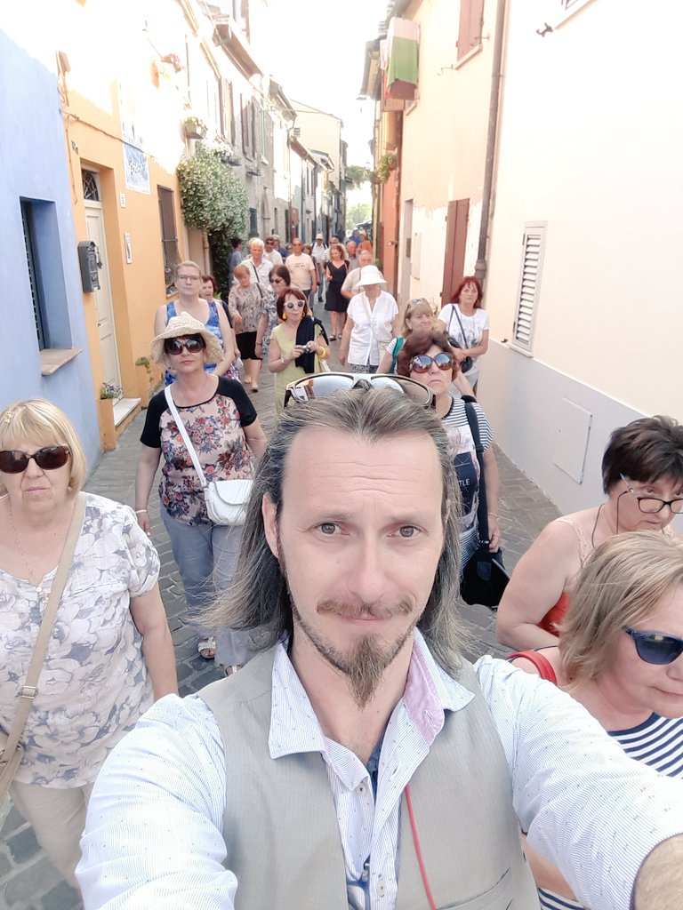 Markollen's tweet photo. #Visiteguidate nel #Rinascimento a #Urbino e i vicoli #Felliniani a #Rimini...ma con stile e i turisti stranieri apprezzano! #italianstyle https://t.co/N5XL0NYp3f