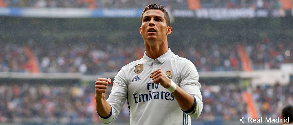 realmadrid's tweet photo. 🇵🇹🎯📽
@Cristiano, séptima temporada alcanzando los 40 goles...
¡LEYENDA! 💫

https://t.co/3YzmKpGQNy

#HalaMadrid https://t.co/s5RFz85eoW