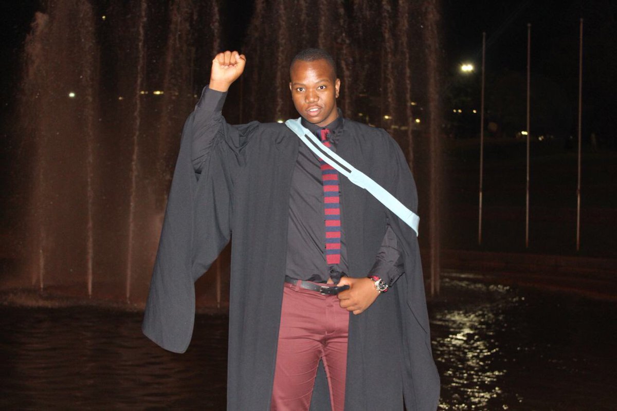 IamSiya_G's tweet image. After a grueling four years, I finally made it! #IssaGraduate #BlackExcellence 🎓🎓🎓🙏🏼.