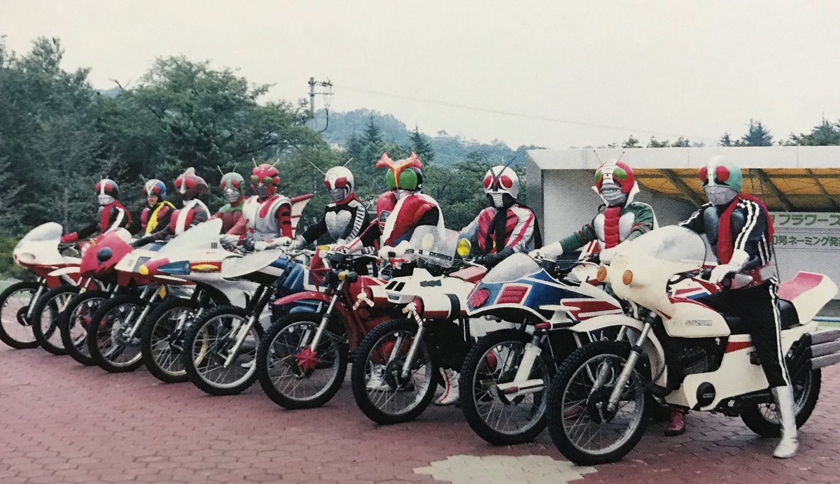 カノヒロ على تويتر 昔の書籍と今の書籍で情報がいつの間にか変わってたりしますよね 仮面ライダー画報 にもマシンのベース車の情報が載ってますが結構あやふやなんですよねぇ 笑