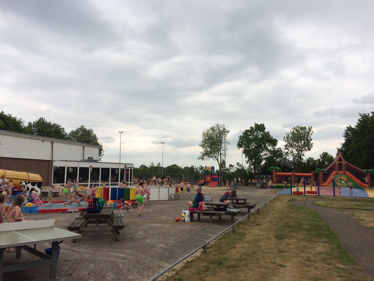 jonginstaphorst's tweet image. Waterplein XXL samen met de @Staphorstzwemb wat een feest #buitenspeeldag