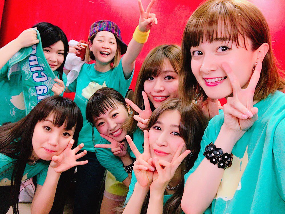 enuta15's tweet photo. 【チャオベッラチンクエッティ】
5/28(日)品川インターシティホール
①13:00開場/13:30開演
②17:30開場/18:00開演
前売り明日23:59まで
https://t.co/tHzM5GUqmG
#チャオベラ春ツアー
#あと4日
#DrafKing
#松井リカ https://t.co/ch1Y5dPQ8G
