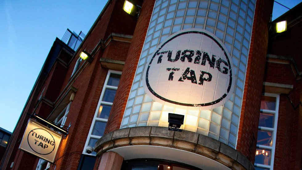 VenueInsight's tweet image. £10,000 and rising raised for #Manchester hospital staff to ‘have a drink’. YOU ABSOLUTE LEGENDS venue-insight.com/single-post/20… @TuringTap @hall_ed