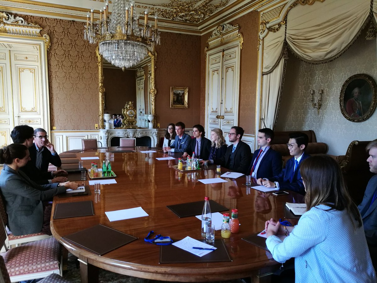 CAP_FQ's tweet photo. Visite hier du Quai d'Orsay et échange avec les équipes de a sous-direction Amérique du Nord de @francediplo ! https://t.co/nMOR6jQEfD