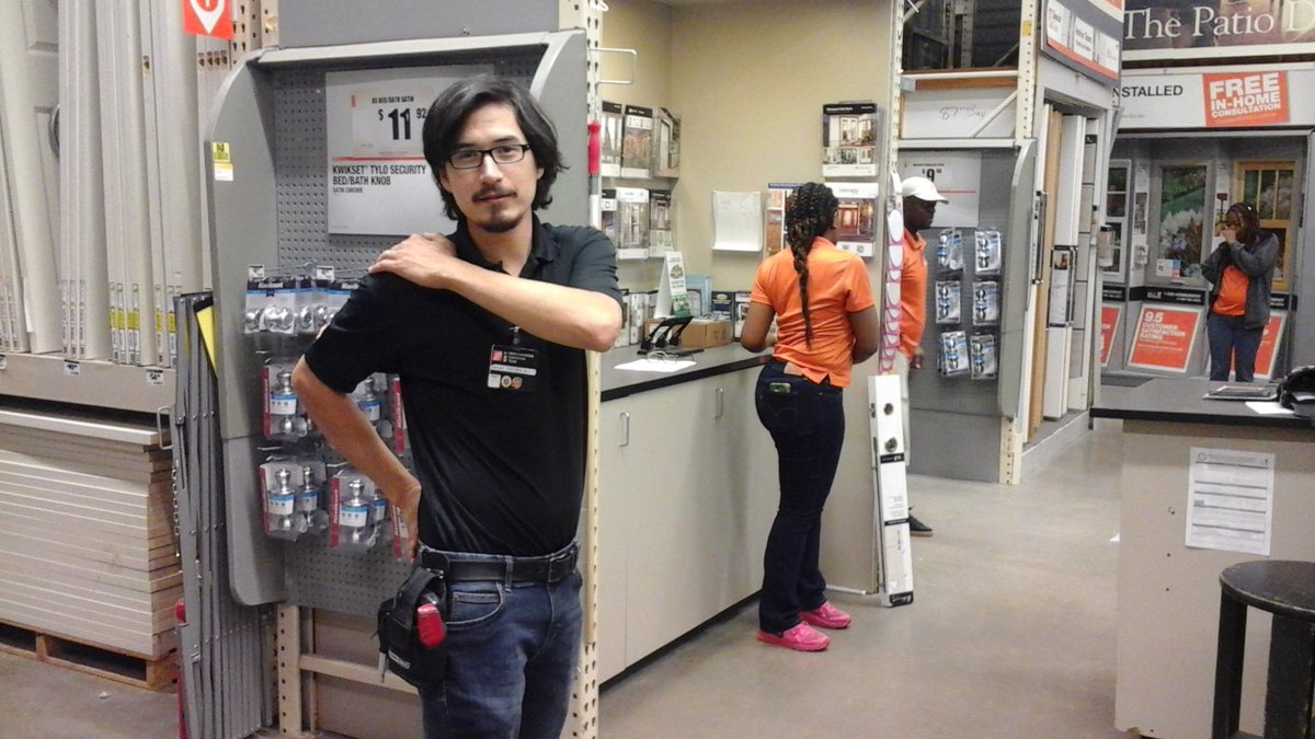 robertthd's tweet photo. MSS James leads stretch and flex for the day team at store 114! Great job sir! @ScottCorry2 @NickWithersTHD @nicolebruceTHD https://t.co/ulLRQskdP0