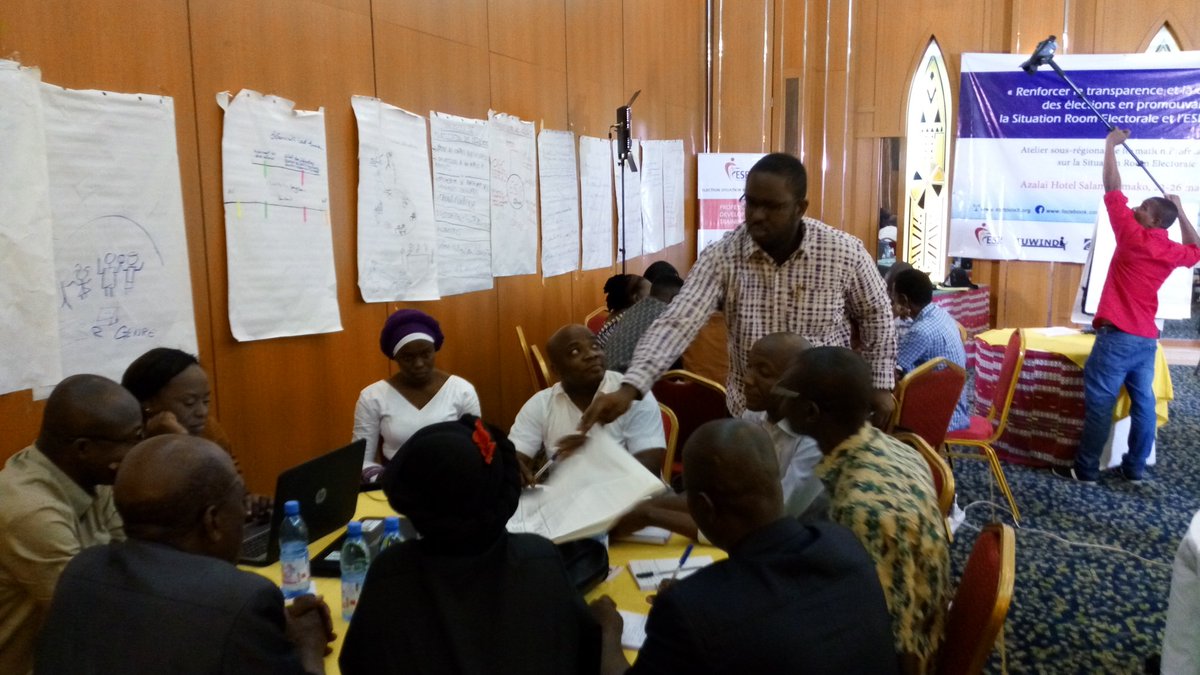 esrhub's tweet photo. Atelier sous-régional de formation professionnel, jour3: Conception et mise en oeuvre d'une ESR @esrhub @DemocracySquad @ibrahimaaniang https://t.co/P1SzZpk7jo