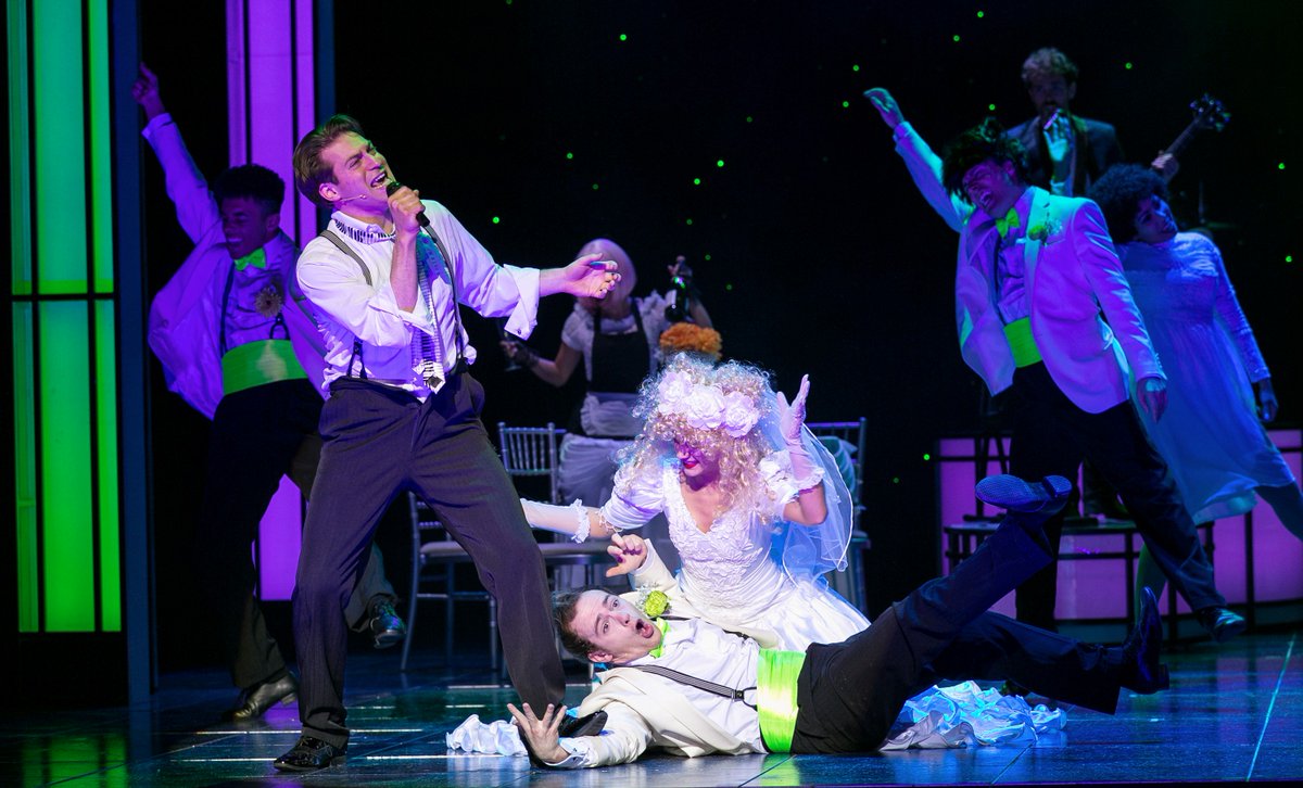 REVIEW | @WedSingUKTour @newalextheatre ★★★★ 'the stand out party of the year full of humour, energy and 80's mania' breakingthelegblog.wordpress.com/2017/05/24/rev…