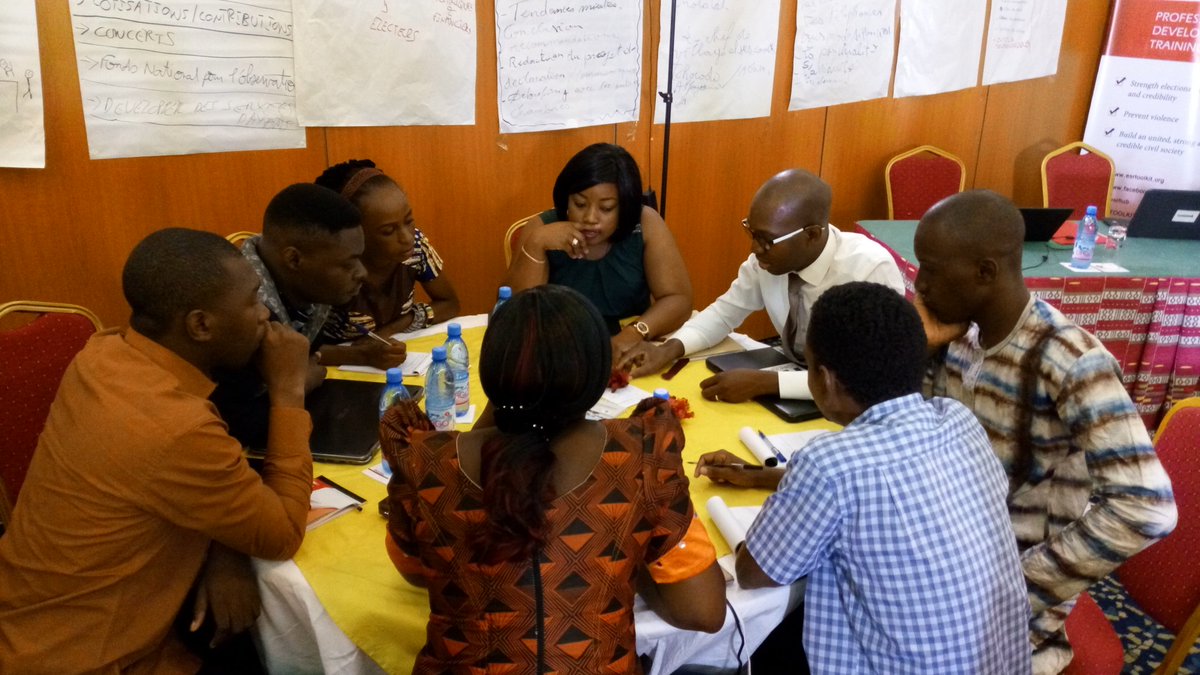 esrhub's tweet photo. Atelier sous-régional de formation professionnel, jour3: Conception et mise en oeuvre d'une ESR @esrhub @DemocracySquad @ibrahimaaniang https://t.co/P1SzZpk7jo