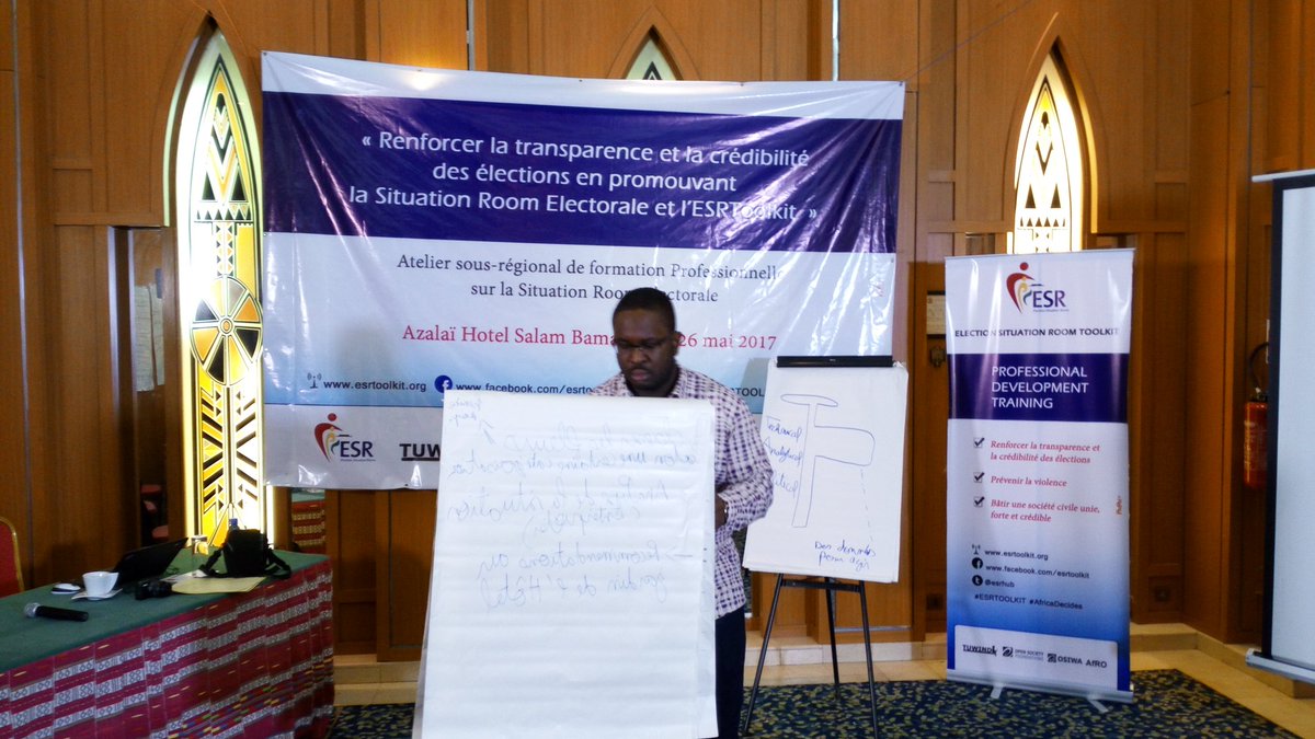 esrhub's tweet photo. Atelier sous-régional de formation professionnel, jour3: Conception et mise en oeuvre d'une ESR @esrhub @DemocracySquad @ibrahimaaniang https://t.co/P1SzZpk7jo