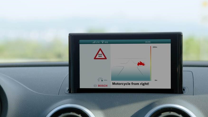 BoschGlobal's tweet photo. Motorcycle-to-vehicle communication: Bosch tech could prevent nearly 1/3 of all #motorcycle accidents: https://t.co/13g4PT2rtZ #Boxberg2W17 https://t.co/O5zzLN3ttw