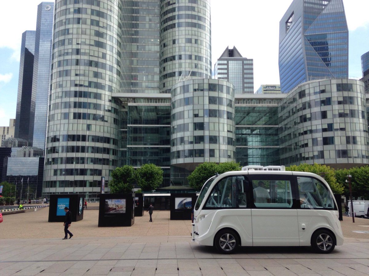 Paris La Défense tweet media
