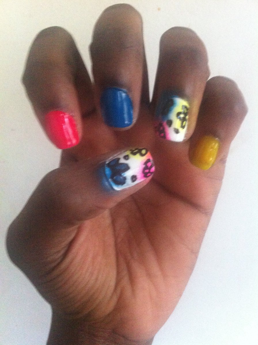 KeKeNailz's tweet photo. Nailed it or Failed it ? @cutepolish #nailart #naildesigns #recration #floral https://t.co/TWDNjgWerh