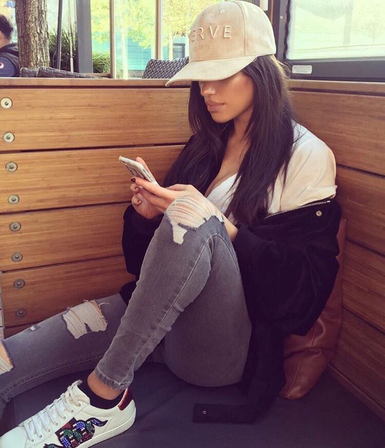 vervesociete's tweet photo. @Ellisduke looking great in our Sand Suede Cap available now 📲
_________________________________
https://t.co/h3fai2MVqE https://t.co/PRhMRHrsw1