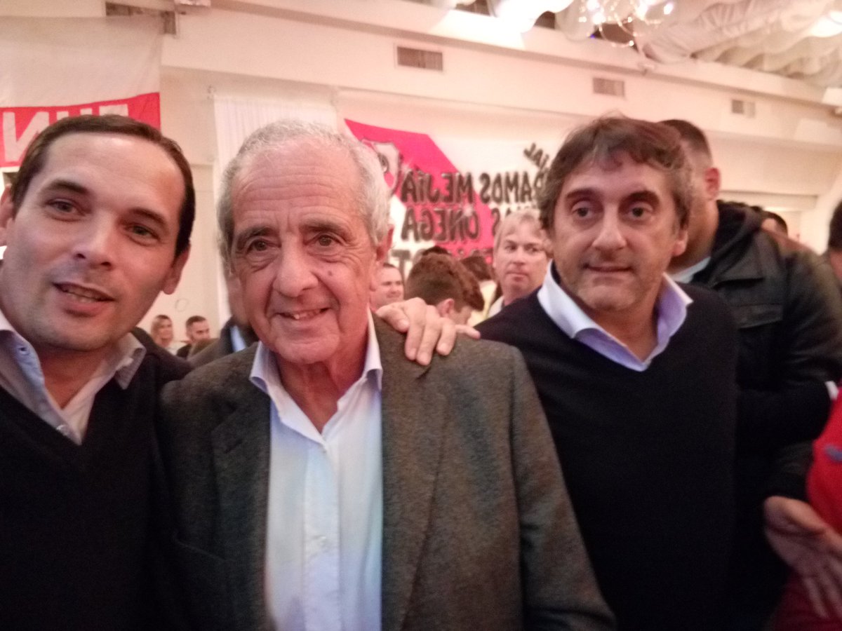 LasalleRodrigo's tweet photo. Linda noche con amigos en la fiesta x los 20 años de la Filial #RamosMejia de #River, con el ídolo #EnzoFrancescoli y @RodolfoDonofrio https://t.co/FU6Yk6bD8p