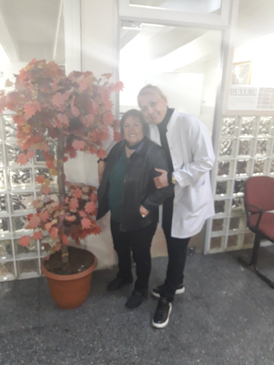 nejlayildirim's tweet photo. @ayseozylmz Hocamla❤ https://t.co/kZqAQvX0Kx