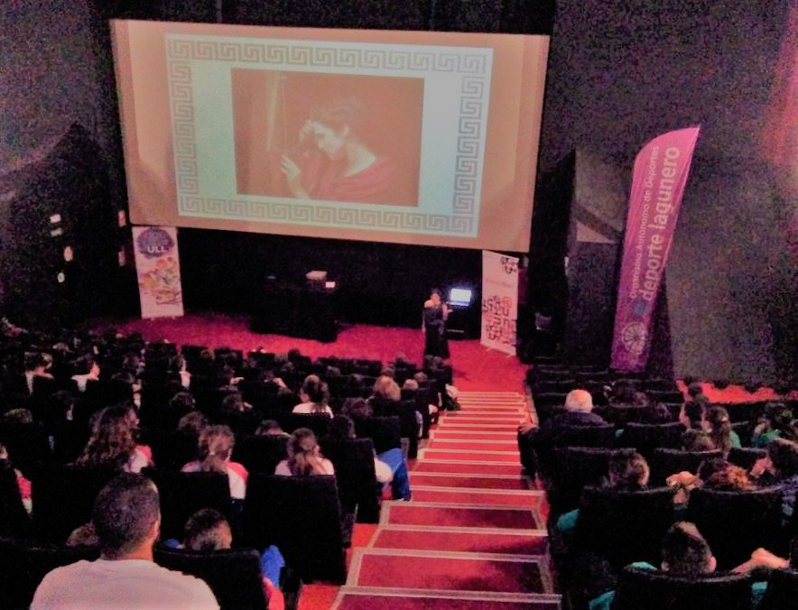 fg_ull's tweet photo. Estamos pasándolo genial en @aguerecultural con grupos de jóvenes en la 2ª #MuestraDocumentalCientífico #cienciaULL #LaCienciaMola 🎥🎞️🎥🎞️ https://t.co/p8lVOqhJiX