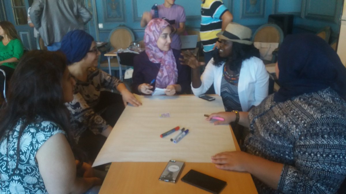 PeaceHackMENA's tweet photo. groups are discussing the selected actions in #PeaceHackMENA #PracticalActions @globalshaperALX @SwedAlexOrg @icealexHub https://t.co/pDOQoomwnv