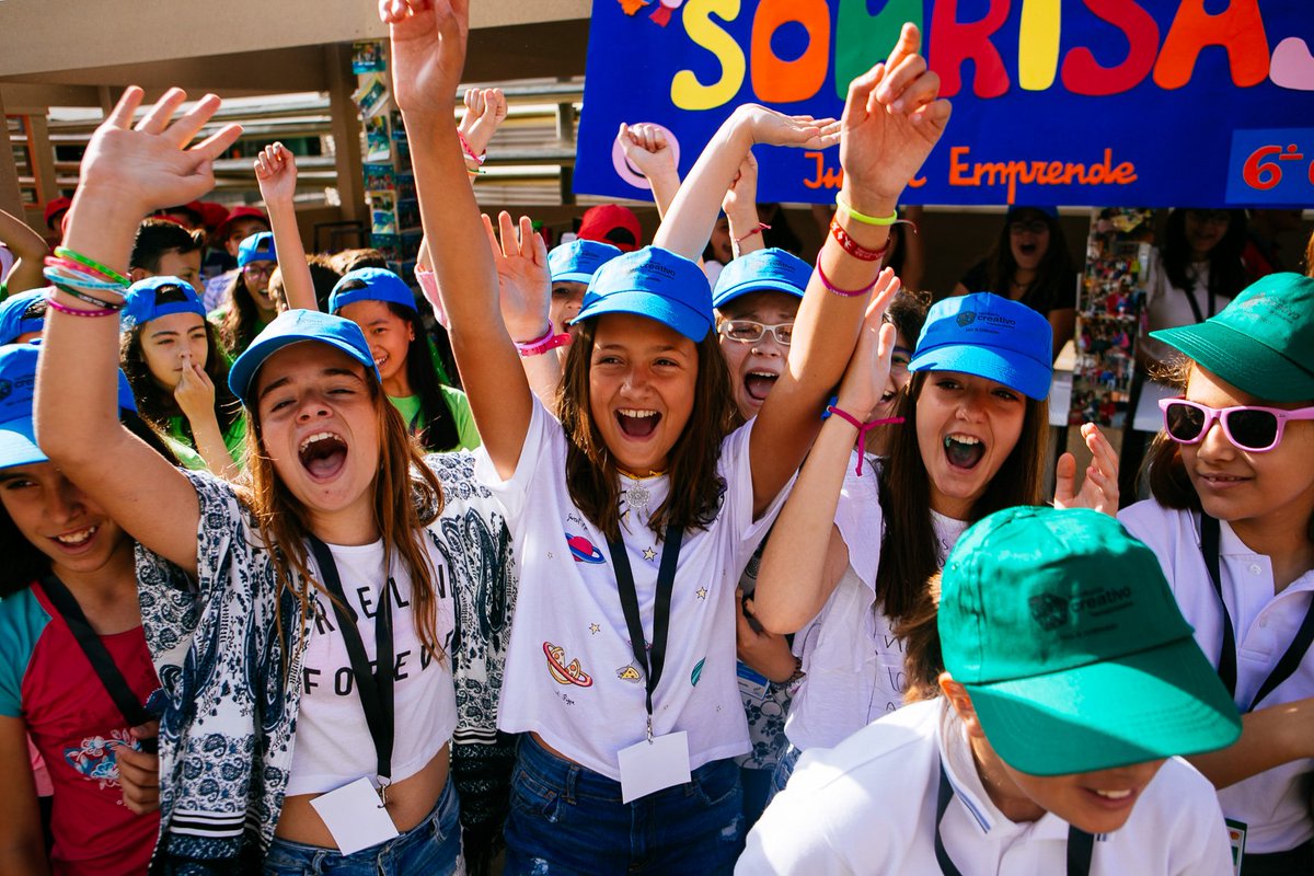 CulEmprendedora's tweet photo. Broche de oro en #ExperienciaJunior ¡Nos vemos el próximo año! #ExperienciaJunior #ExtremaduraEER17 #TerritorioCreativoExt #JuniorEmprende https://t.co/vA0XA1NGRH