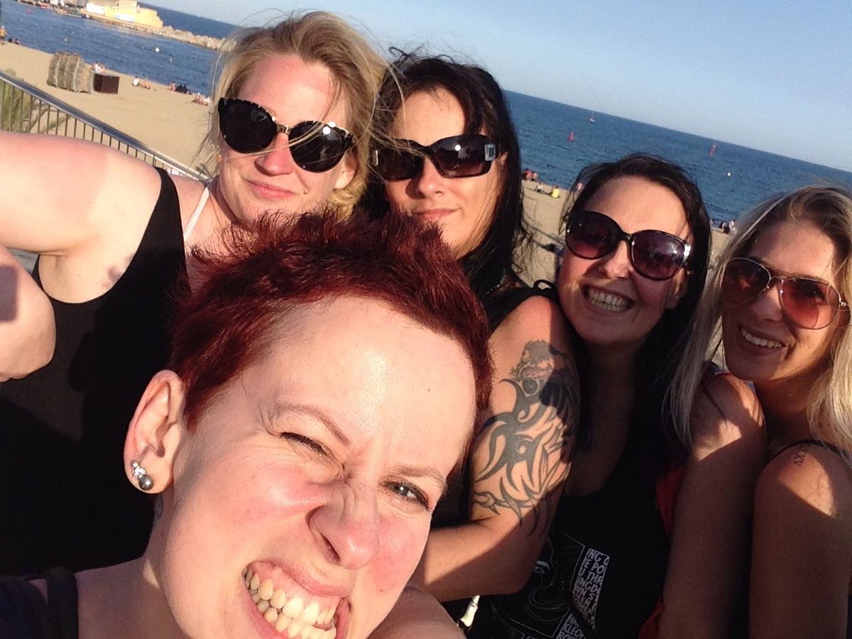 JanssenInger's tweet photo. @natebuzz we are at the beach in barcelona. Come and meet your con girls #CouldBeALotOfFun 😍❤️😘 https://t.co/zXHjjhErEe