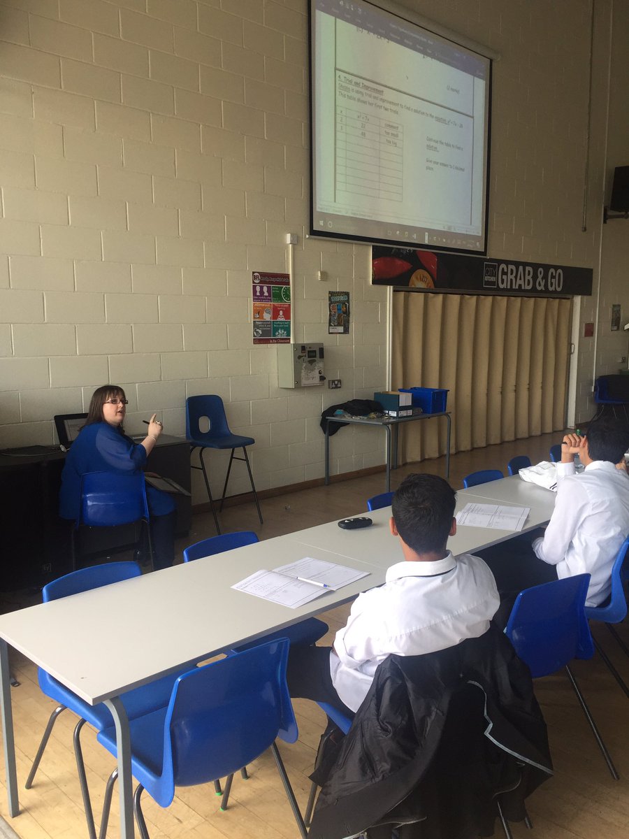 VPStPeters's tweet photo. Great use of ICT as a T&L tool- use of graphics tablet to support Year 11 for tomorrow's exam #onemoremark @CockshutHillSch #bigteach https://t.co/bciGKaJxxG