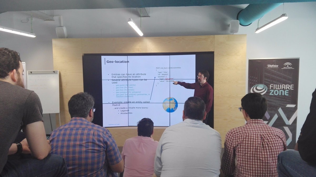 FIWAREZone's tweet photo. Aprendiendo a geolocalizar sensores en la ciudad utilizando #FIWARE con @fermingalan en #FIWARExperts https://t.co/2tDZQHPxYs