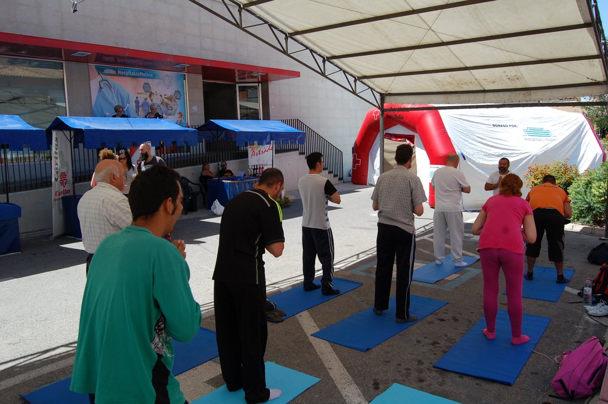 Hospital_Molina's tweet photo. Hospital de campaña de @CruzRojaMolina y exhibición de #Yoga en nuestra 5ª #SemanadelHospital.
Un lujo de actividades!! https://t.co/sAM5Uapil3