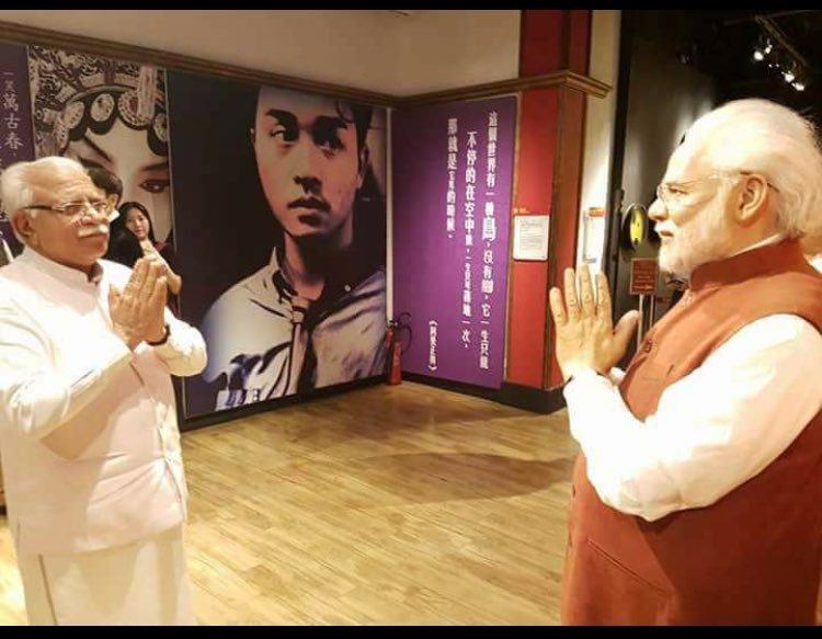 PrajwalBusta's tweet photo. Madame Tussauds Wax Museum , Singapore.
#CMwithPM @narendramodi @mlkhattar https://t.co/Icc02nEXkD