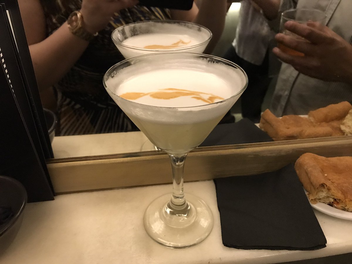 devinosconalice's tweet photo. Hoy tocaba un poquito de #inauguración: @motetmadrid en la calle Lope de Vega 30. Un genial sitio para paliar la sed. #cocteleria https://t.co/2R0aip4FtS