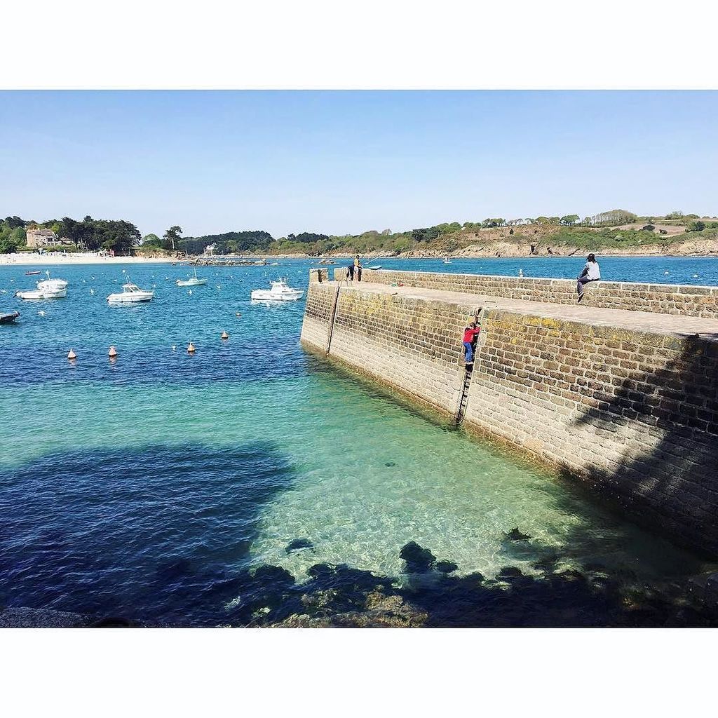 OTNevez's tweet photo. ♫ Est-ce que tu viens pour les vacances ? ♫ 📷 @victormongin #MyNevez #MyFinistere #Bretagne #visitbrittany #Finist… https://t.co/5Xbg6rFneA https://t.co/Rjzkylp6yH