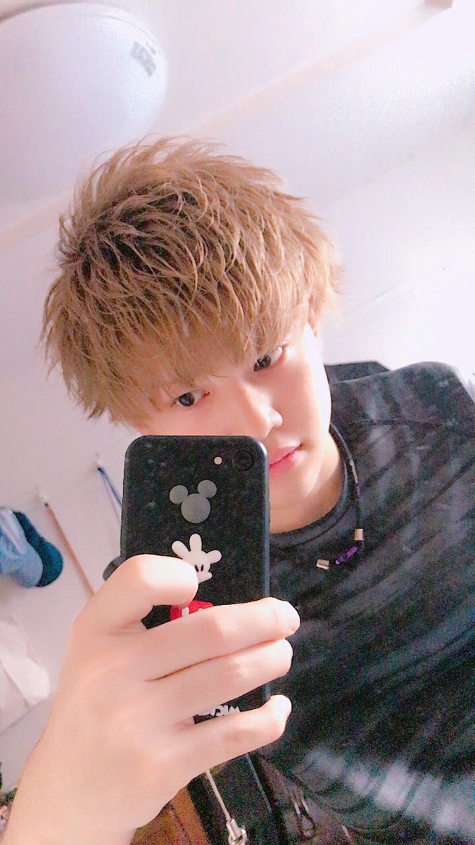 Scissors_you's tweet photo. 【セルフヘアアレンジコンテスト】

     ✨若々しく細束がポイント✨

自分の得意な
🔥激束王道マッシュ🔥で今回は応募します👍🏻✨

#髪セット
#拡散希望
#ラブリツください

#セルフヘアアレンジコンテスト 
#サムライイーエルオー https://t.co/Qqbk24Y8xl