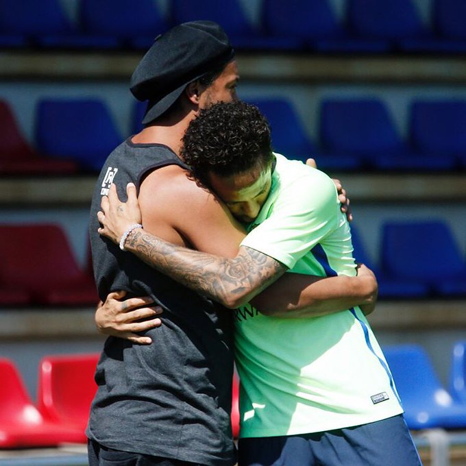 Voir l'image sur Twitter Voir l'image sur Twitter