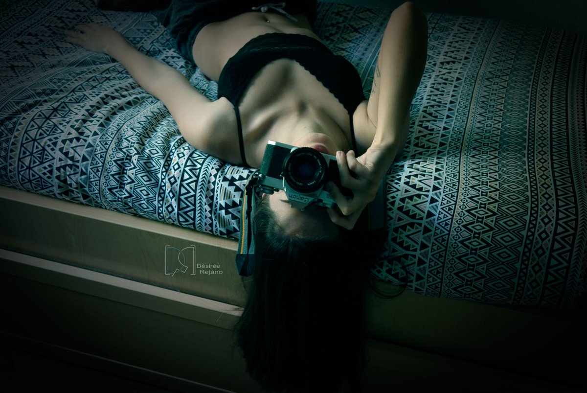 desi_ReG's tweet photo. 22/365 #portrait #retrato #photo #photography #DèsiréeRejano #foto #photoshoot #studio #edition #retouch #shoot #shooting #girl https://t.co/BbX5fSu8DC