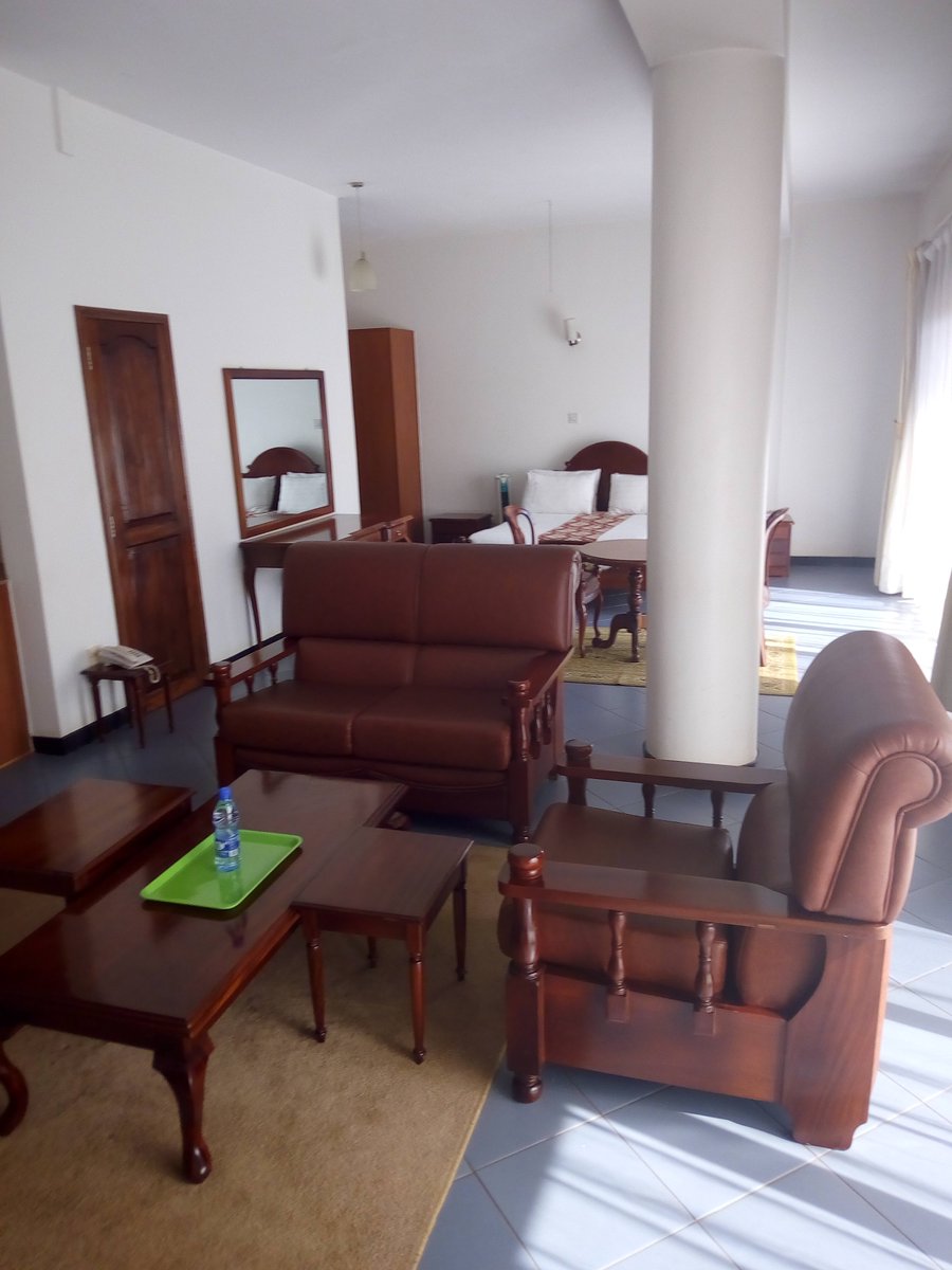 HotelTriangle's tweet image. We understand how it feels when you miss home, But our Experience will give you comforts away from home. #come live like a king in the sky