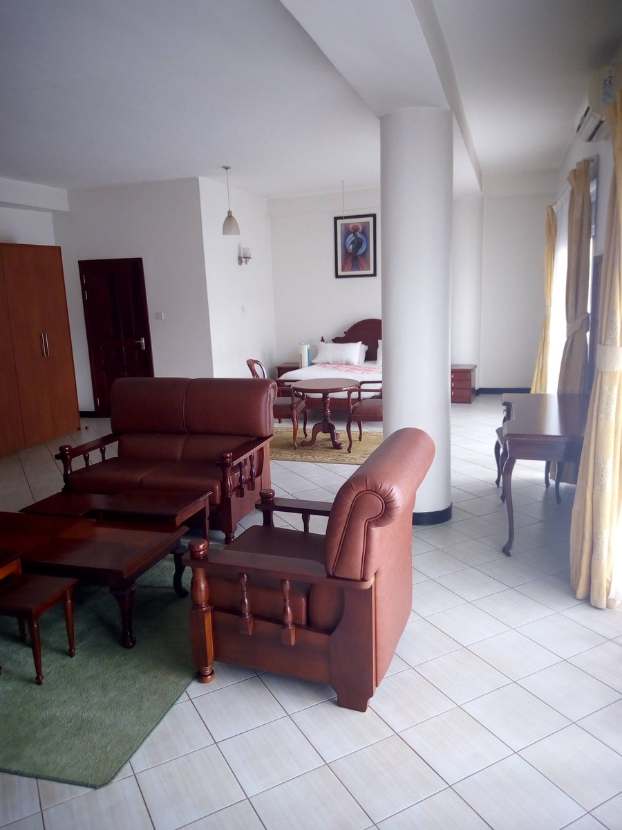 HotelTriangle's tweet image. We understand how it feels when you miss home, But our Experience will give you comforts away from home. #come live like a king in the sky