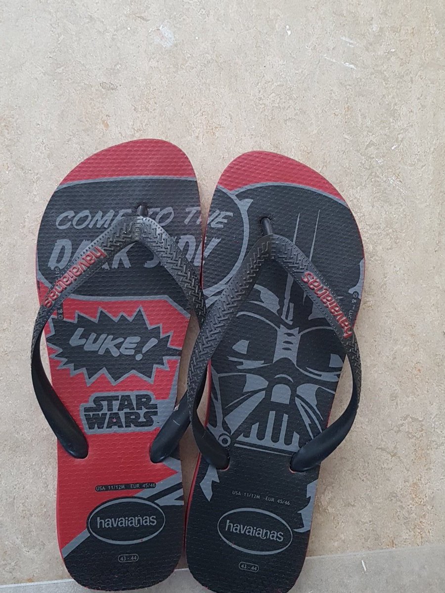 MadXadz's tweet photo. @etdragon I see your ridiculous Vans and raise you Star Wars flip flops. #MoreFeet #MoreQuestionableHashtags https://t.co/78IFjxbQQf