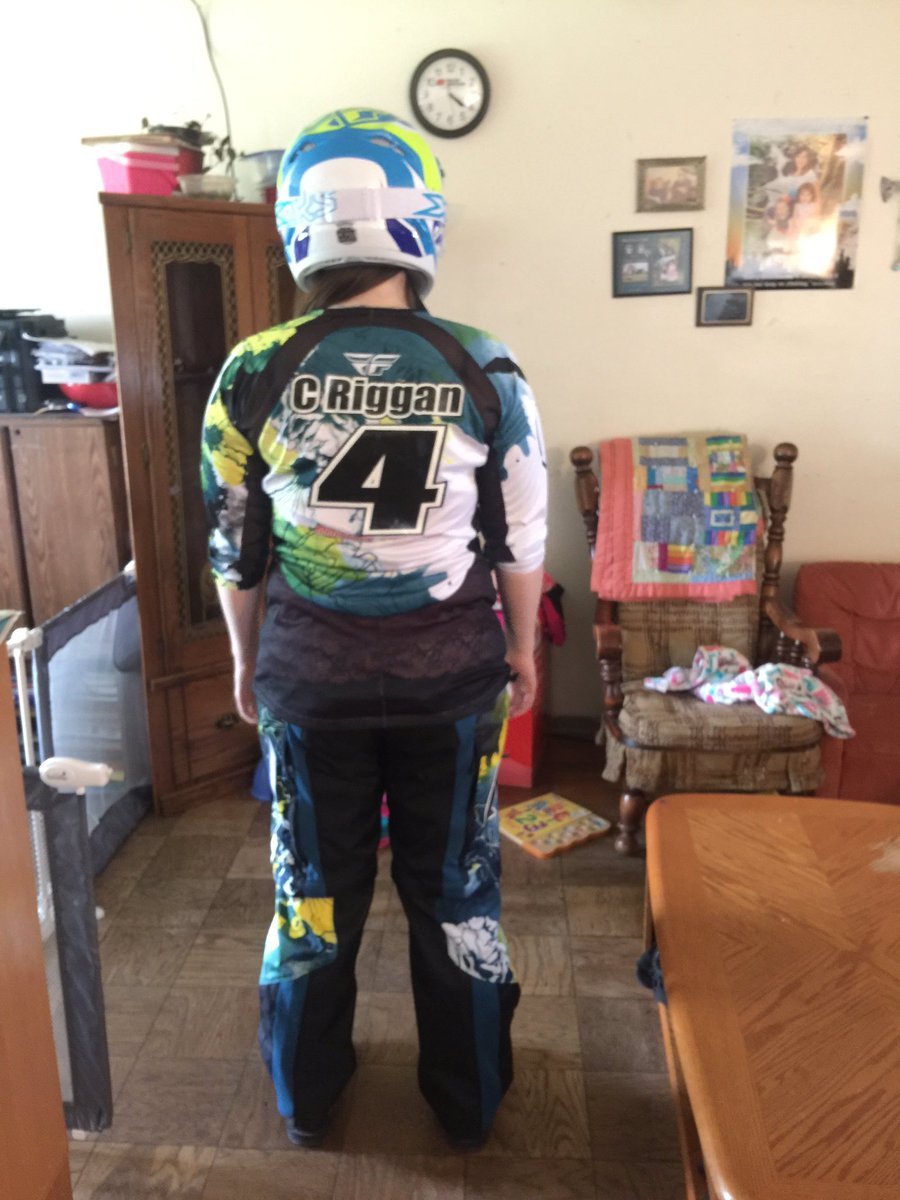 Chalina546's tweet photo. Got all my gear!! Guess who is ready to ride!! #girlsthatride #flyracinggear #newadventures #letsdothis #summerready https://t.co/ax6qkZdfwl