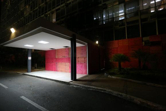 Prédios da Esplanada recebem tapumes para manifestação desta quarta politicaetc.com.br/2017/05/predio…